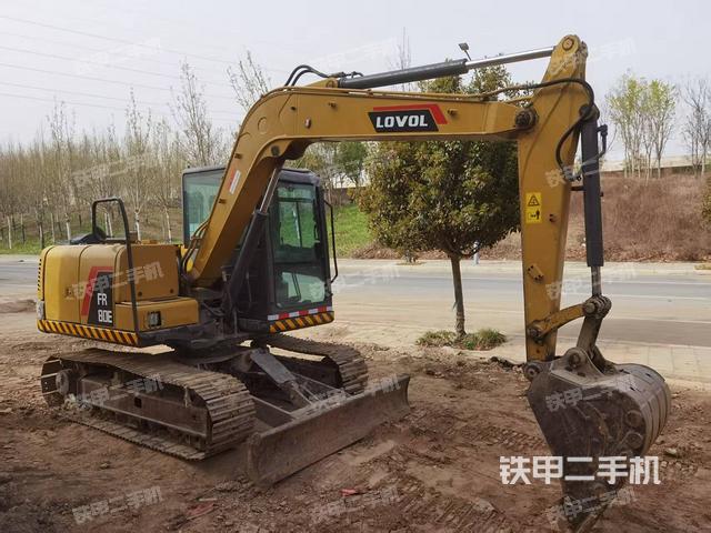 单侧履带整体(整机外观) 单侧履带整体(整机外观)