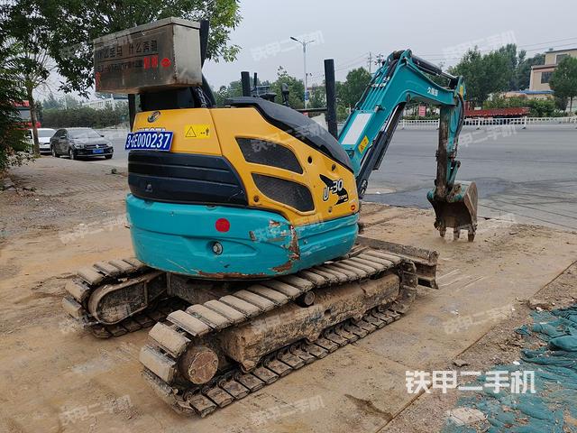 整机右后45°(整机外观) 整机右后45°(整机外观)