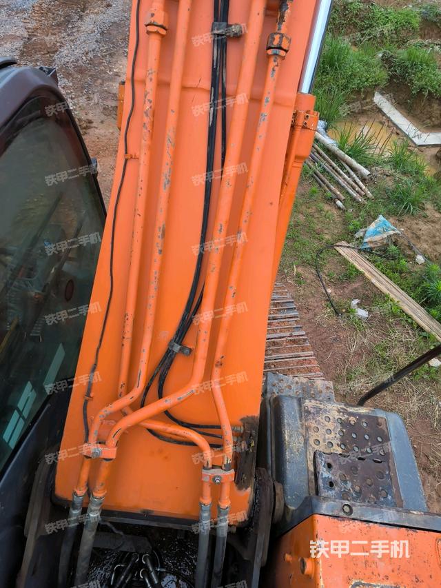 小臂整体左后（工作和回转装置）