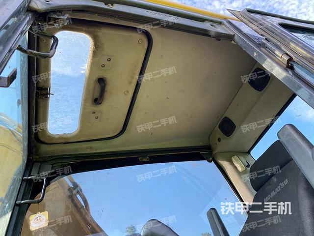 駕駛室頂部（整機外觀）