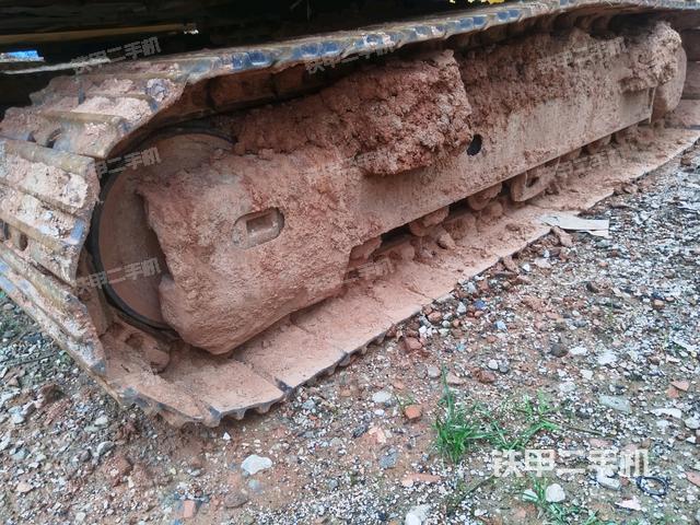 單側(cè)履帶整體(整機(jī)外觀) 單側(cè)履帶整體(整機(jī)外觀)