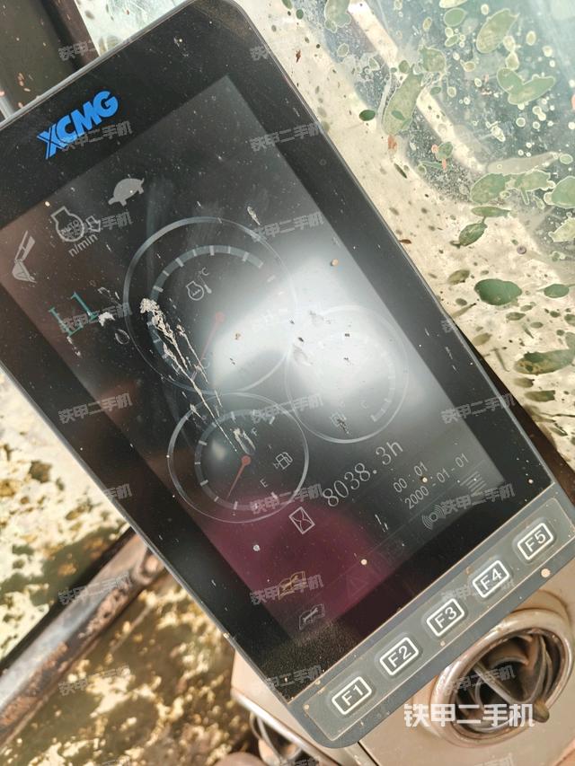 显示屏 (驾驶室部分) 显示屏 (驾驶室部分)