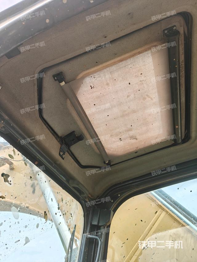 座椅后部(驾驶室部分) 座椅后部(驾驶室部分)