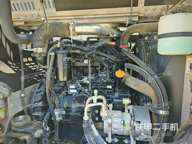 发动机整体俯视(整机外观) 发动机整体俯视(整机外观)