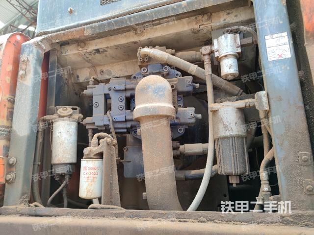 液壓泵斜45?右(大件艙室) 液壓泵斜45?右(大件艙室)