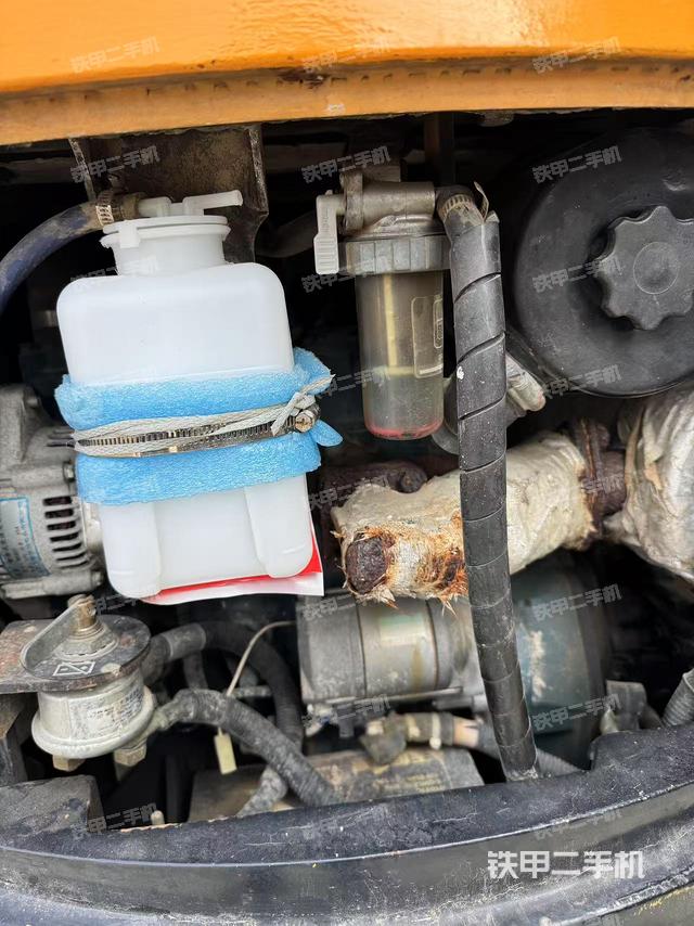 發(fā)動機整體俯視(整機外觀) 發(fā)動機整體俯視(整機外觀)