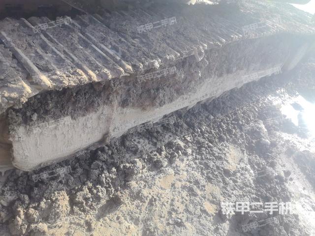 右侧履带整体(行走机构) 右侧履带整体(行走机构)