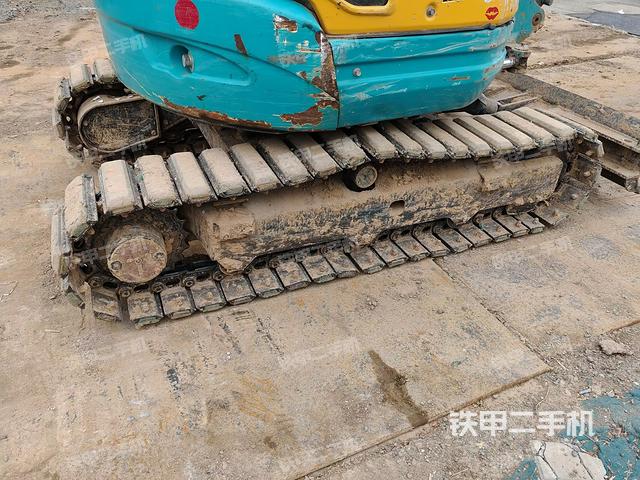 单侧履带整体(整机外观) 单侧履带整体(整机外观)