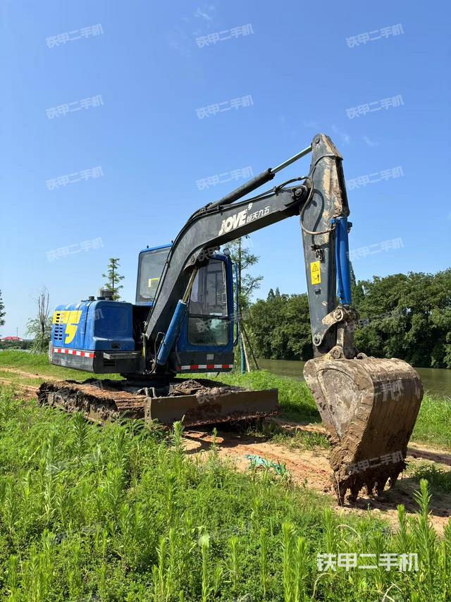 整機右后45°(整機外觀) 整機右后45°(整機外觀)