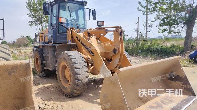 驾驶室工作台(整机外观及大件) 驾驶室工作台(整机外观及大件)