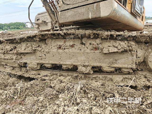 左侧履带整体 (行走机构) 左侧履带整体 (行走机构)