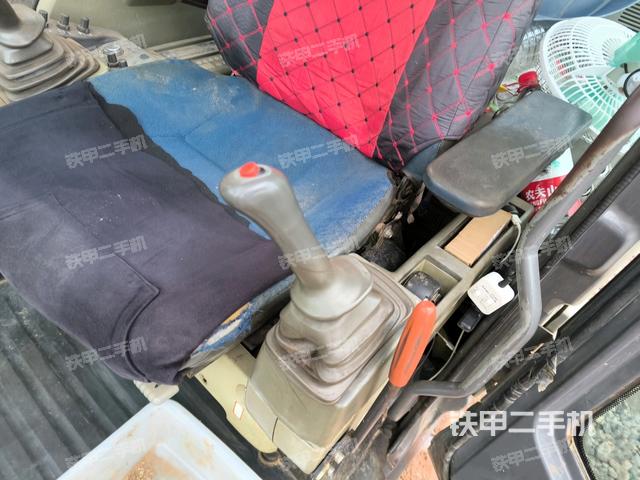 座椅后部（驾驶室部分）