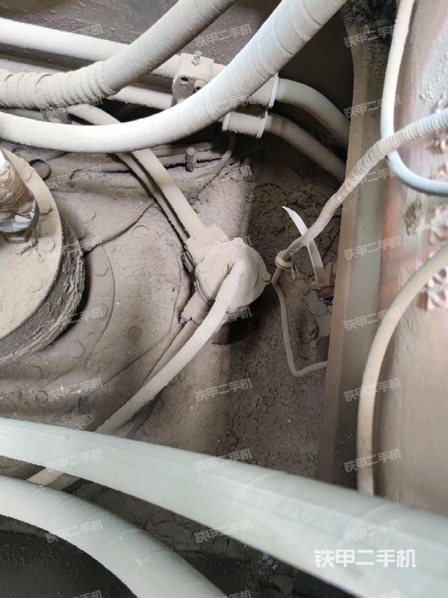 中央回转接头特写（上车部件）