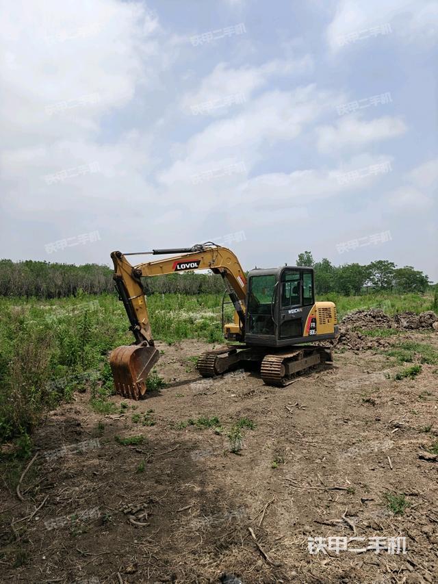 雷沃重工FR80E2挖掘機(jī)