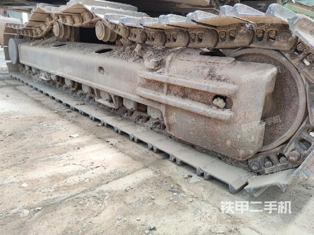 右側(cè)履帶整體(行走機(jī)構(gòu)) 右側(cè)履帶整體(行走機(jī)構(gòu))