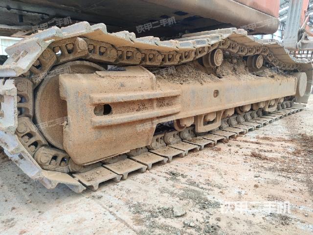 左侧履带整体 （行走机构）