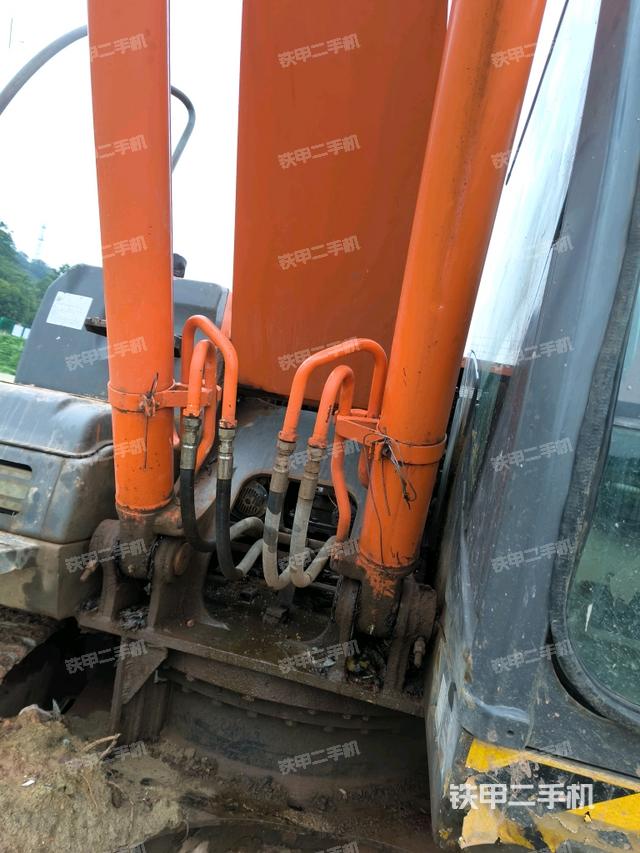 大臂背部俯视（工作和回转装置）