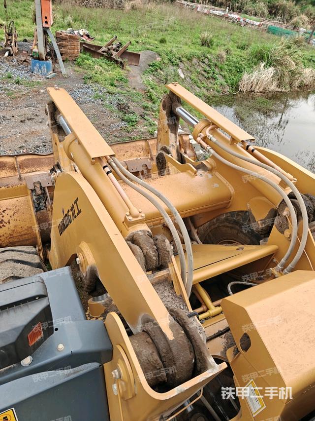 鏟斗后45°(工作裝置) 鏟斗后45°(工作裝置)