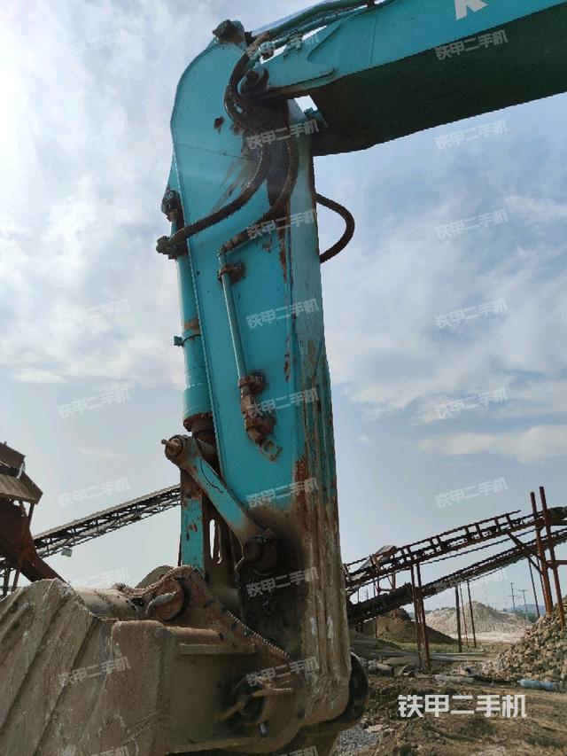 小臂整體左后(工作和回轉(zhuǎn)裝置) 小臂整體左后(工作和回轉(zhuǎn)裝置)