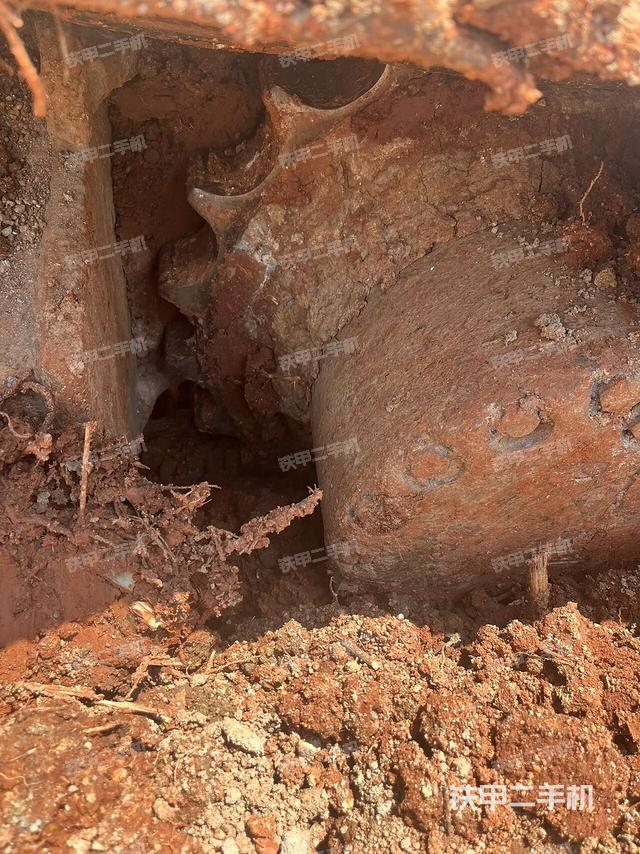 右驱动轮（行走机构）