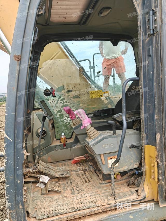 左后方玻璃角标(驾驶室部分) 左后方玻璃角标(驾驶室部分)