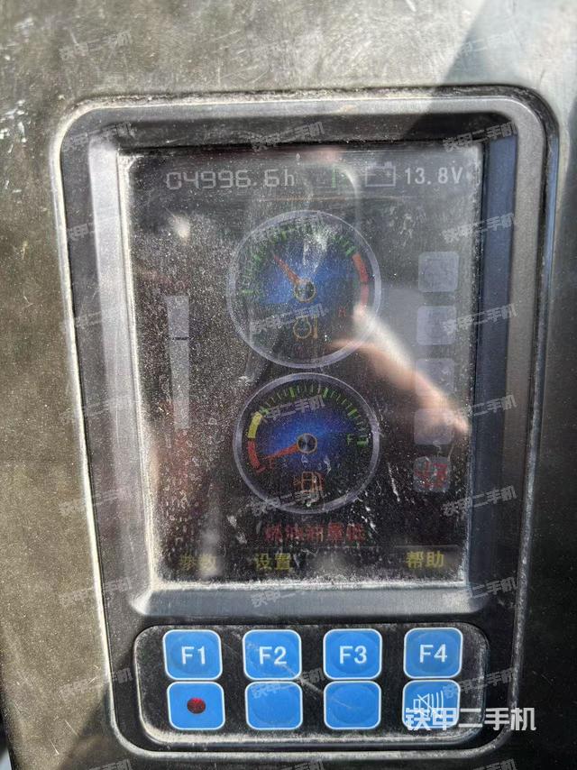 駕駛室整體(整機外觀) 駕駛室整體(整機外觀)