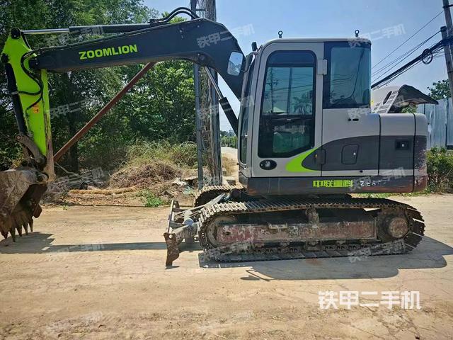 中聯(lián)重科ZE75E-10挖掘機(jī)