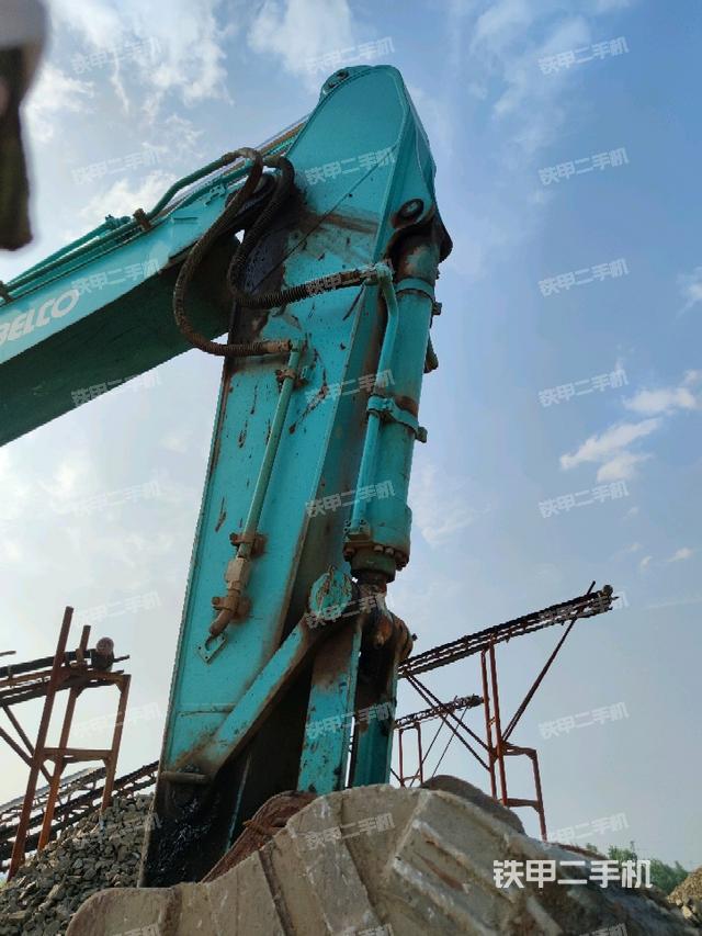 小臂整體右前(工作和回轉(zhuǎn)裝置) 小臂整體右前(工作和回轉(zhuǎn)裝置)