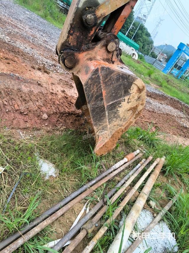 小臂整体右前（工作和回转装置）