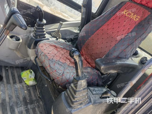 驾驶室整体(整机外观) 驾驶室整体(整机外观)