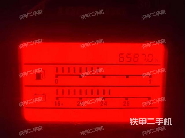 駕駛室頂部 外(駕駛室部分) 駕駛室頂部 外(駕駛室部分)