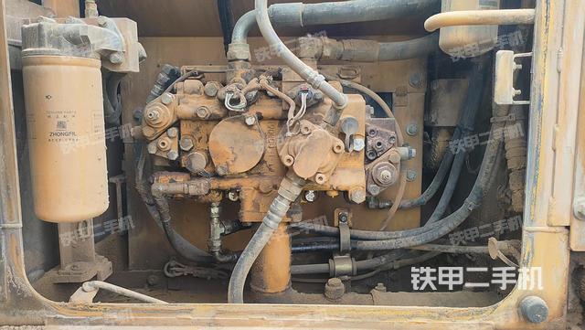 液壓泵艙室正面整體(整機(jī)外觀) 液壓泵艙室正面整體(整機(jī)外觀)