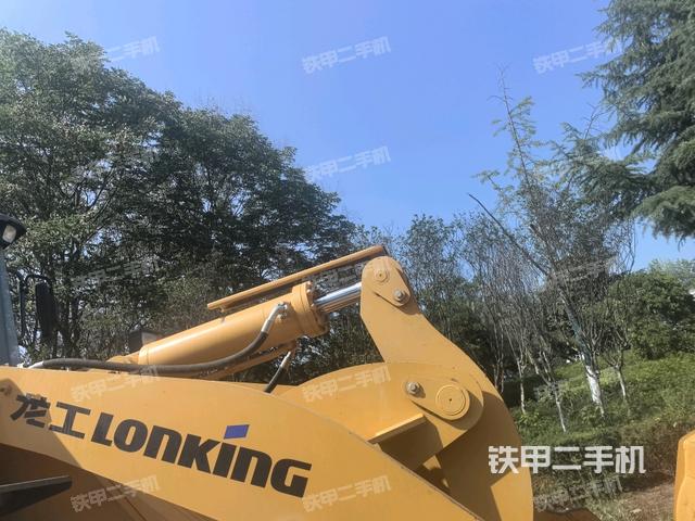 鏟斗油缸側(cè)面(工作裝置) 鏟斗油缸側(cè)面(工作裝置)