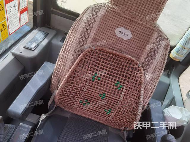 驾驶室整体(整机外观) 驾驶室整体(整机外观)