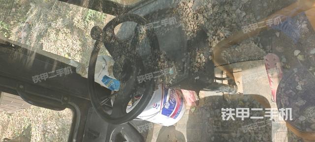 驾驶室工作台(整机外观及大件) 驾驶室工作台(整机外观及大件)