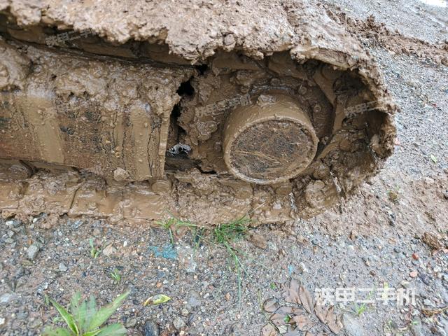 右驱动轮（行走机构）