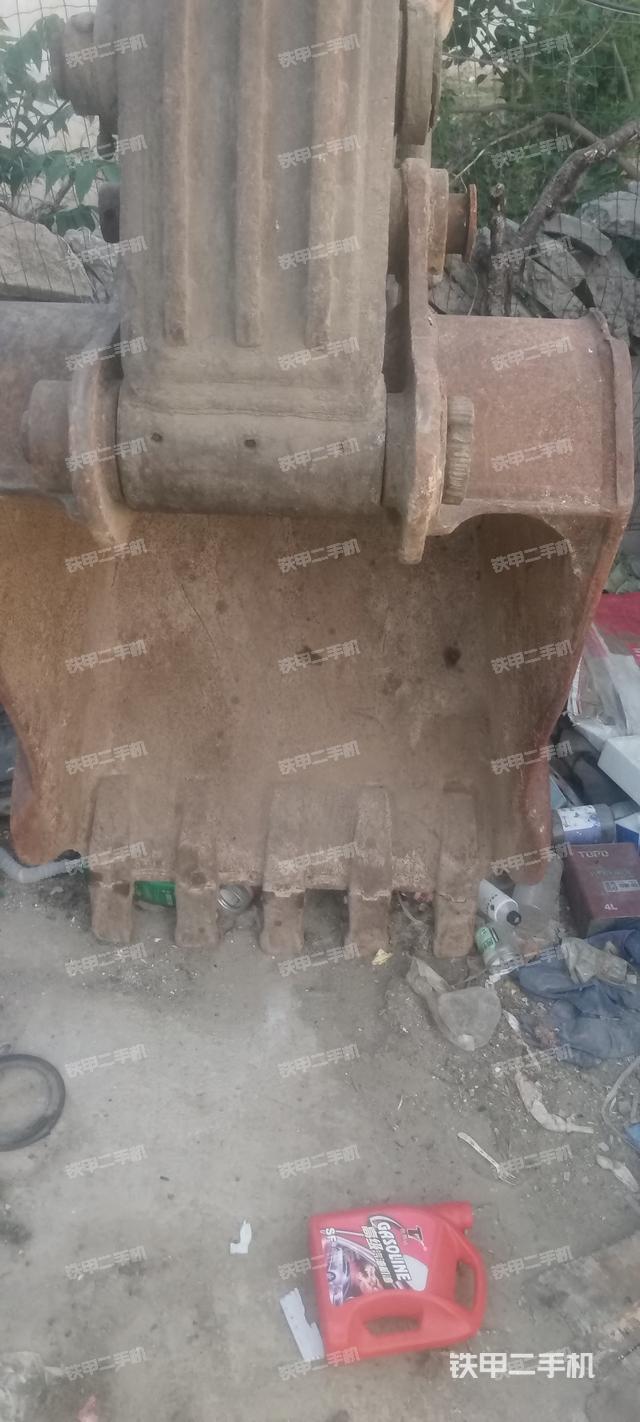 驾驶室顶部（整机外观）