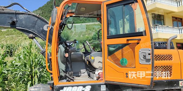 驾驶室整体（整机外观）