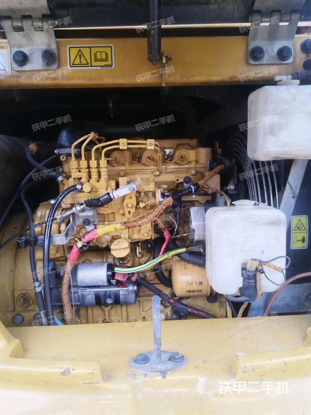 發(fā)動機整體俯視(整機外觀) 發(fā)動機整體俯視(整機外觀)