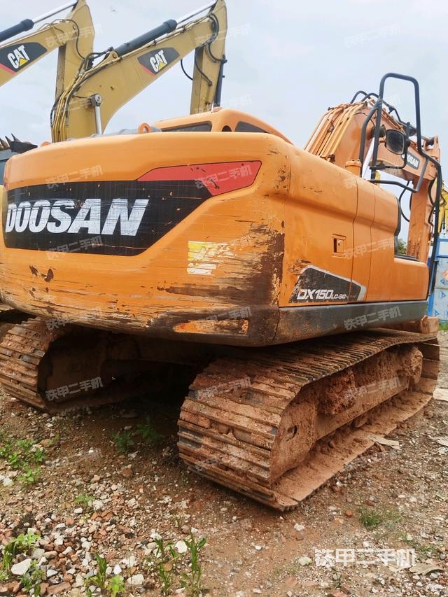 整機(jī)右后45°(整機(jī)外觀) 整機(jī)右后45°(整機(jī)外觀)