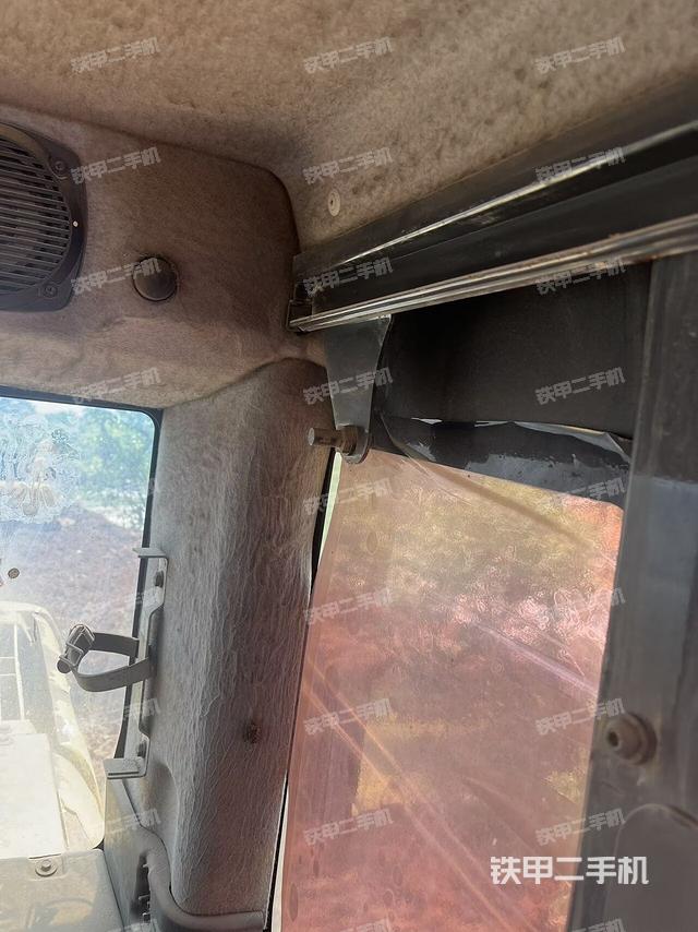 后窗玻璃角标（驾驶室部分）