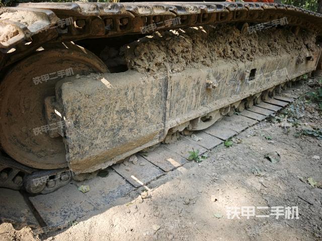 单侧履带整体(整机外观) 单侧履带整体(整机外观)