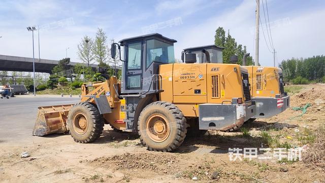 驾驶室操作台(整机外观及大件) 驾驶室操作台(整机外观及大件)