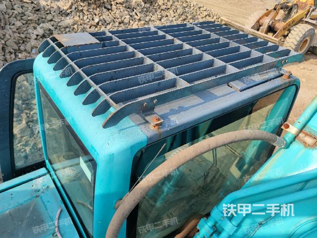 駕駛室頂部俯視(上車(chē)部件) 駕駛室頂部俯視(上車(chē)部件)