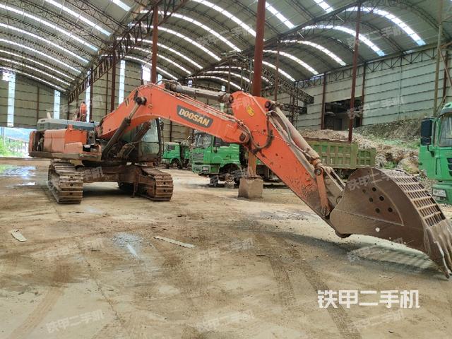 右前45(整機(jī)外觀) 右前45(整機(jī)外觀)