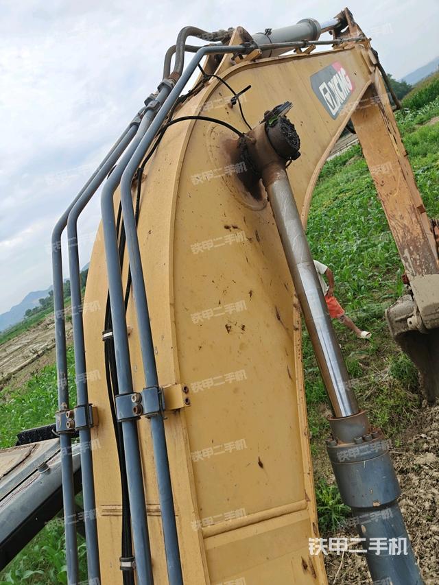 大臂整体 右侧(工作和回转装置) 大臂整体 右侧(工作和回转装置)