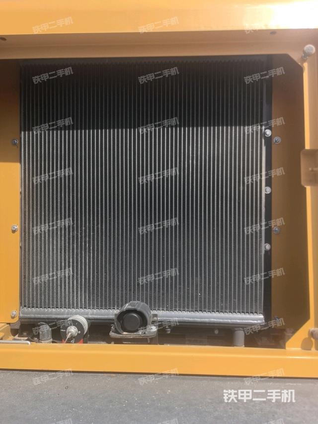 散熱器正面(動力系統(tǒng)) 散熱器正面(動力系統(tǒng))