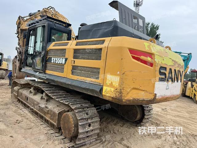 驾驶室整体(整机外观) 驾驶室整体(整机外观)