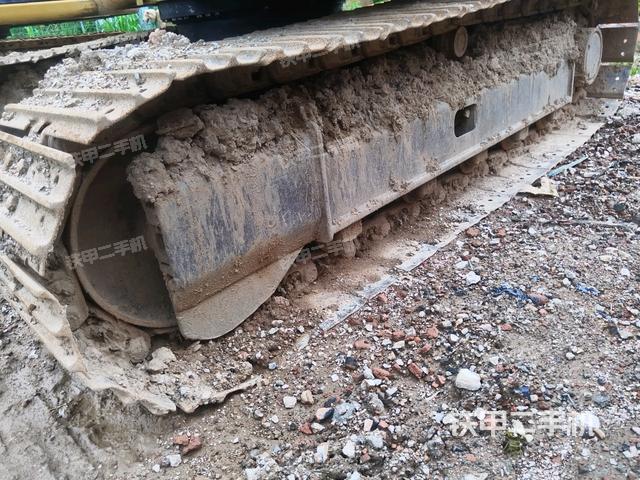 單側(cè)履帶整體(整機外觀) 單側(cè)履帶整體(整機外觀)