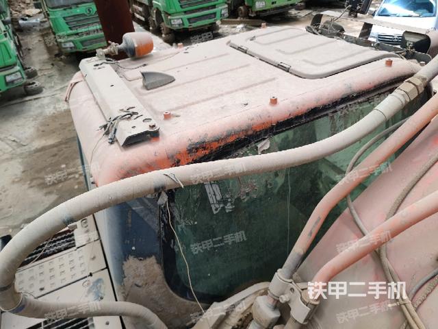 駕駛室頂部(整機外觀) 駕駛室頂部(整機外觀)